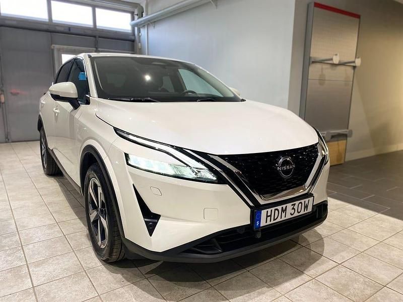 Begagnad Nissan Qashqai N-Connecta 158 HK (116 kW) 2023 Vit SUV