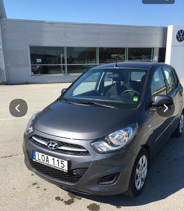 Grå Begagnad 2011 Hyundai i10 Halvkombi | 49 900 kr (Marknadspris) - Bild 1/4