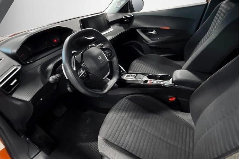 Begagnad Peugeot 2008 Active 132 HK (97 kW) 2022 Orange SUV
