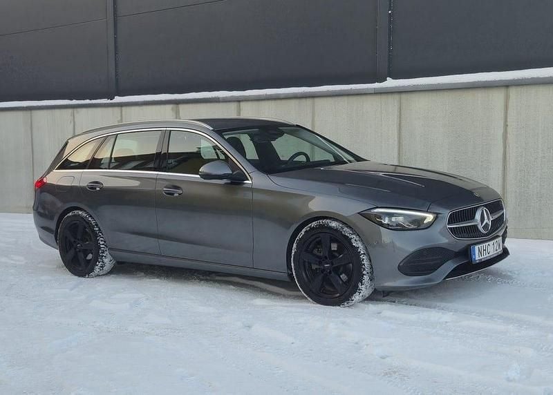 Grå Begagnad 2022 Mercedes C220 Avantgarde Kombi | 399 000 kr (Bra pris) - Bild 1/4