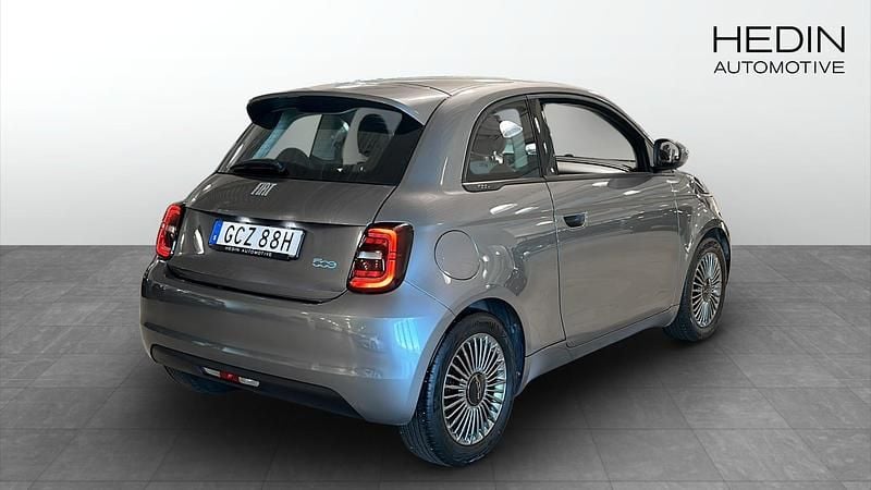 Begagnad Fiat 500e Icon 86 kW (118 HK) 2022 Grå (grey) Halvkombi