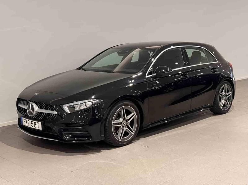 Svart Begagnad 2020 Mercedes A200 Halvkombi | 279 500 kr - Bild 1/1