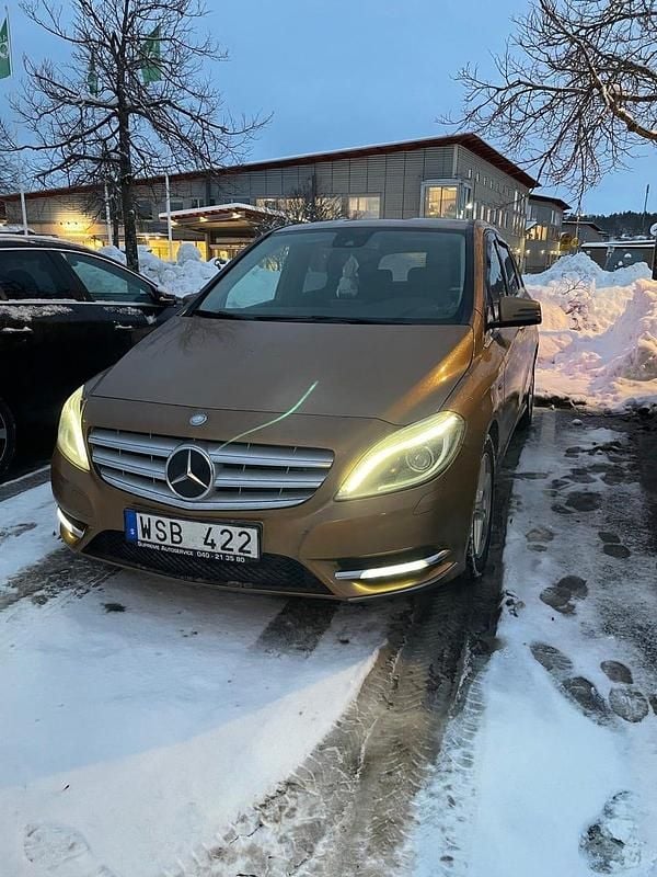 Begagnad 2012 Mercedes B200 Minibuss | 79 900 kr (Lite dyr) - Bild 1/4
