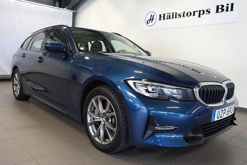 Begagnad BMW 330 Sport Line 292 HK (214 kW) 2021 Blå Kombi