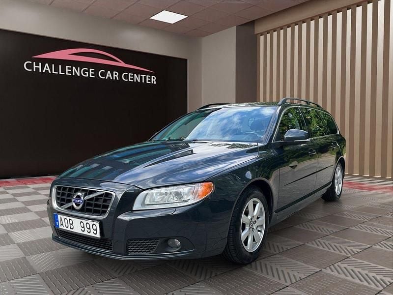 Grå Begagnad 2013 Volvo V70 Momentum Kombi | 79 900 kr (Bra pris) - Bild 1/4