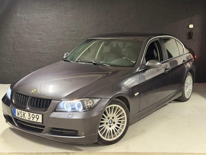 Grå Begagnad 2005 BMW 325 Advantage Sedan | 44 900 kr (Bra pris) - Bild 1/4