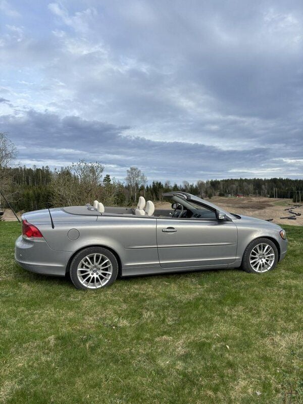 Silver Begagnad 2008 Volvo C70 Kinetic Cab | 85 000 kr (Bra pris) - Bild 1/4