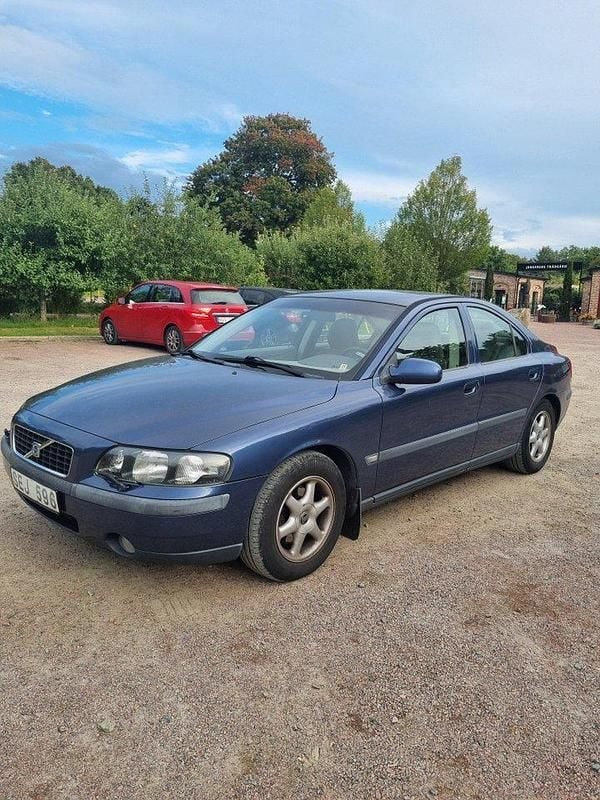 Blå Begagnad 2001 Volvo S60 Business Edition Sedan | 20 000 kr (Bra pris) - Bild 1/4