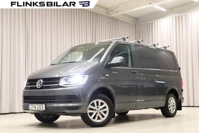 Grå (indiumgrå metallic) Begagnad 2016 VW T6 Van | 199 900 kr (Bra pris) - Bild 1/4