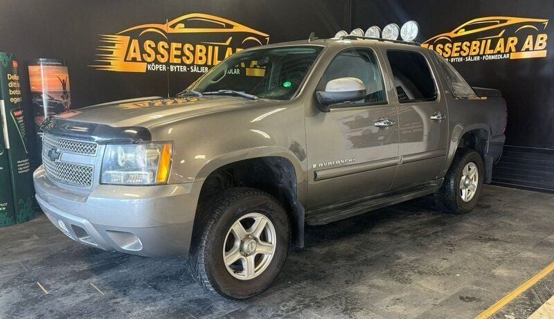 Begagnad Chevrolet Avalanche 315 HK (231 kW) 2008 Grå Pickup