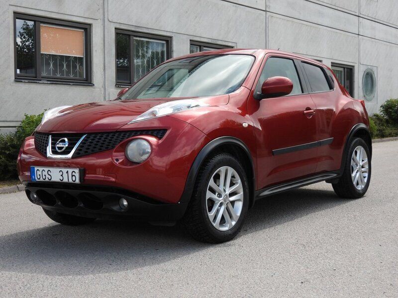 Mörkröd Begagnad 2010 Nissan Juke SUV | 69 900 kr (Marknadspris) - Bild 1/4
