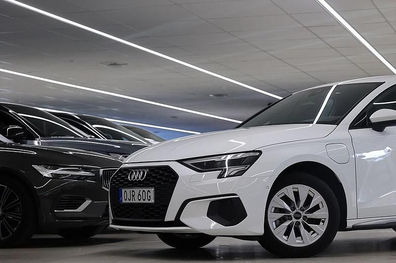 Begagnad Audi A3 Sportback e-tron Proline 204 HK (150 kW) 2023 Vit Halvkombi
