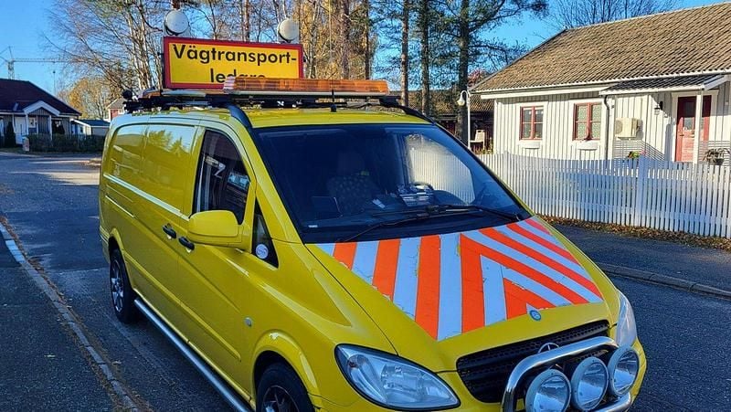 Gul Begagnad 2010 Mercedes Vito Minibuss | 104 000 kr - Bild 1/4