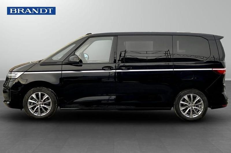 Begagnad VW Multivan Style 220 HK (161 kW) 2022 Svart Van