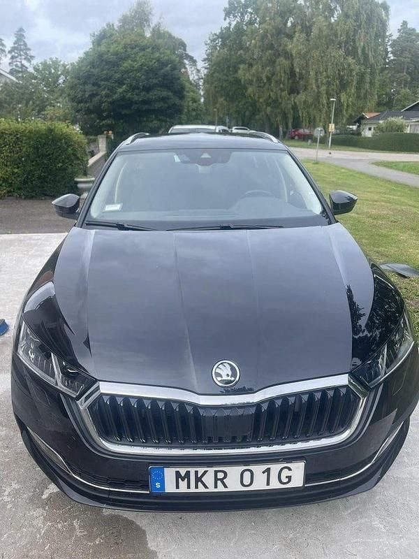 Begagnad 2023 Skoda Octavia G-TEC Style Kombi | 290 000 kr (Marknadspris) - Bild 1/4