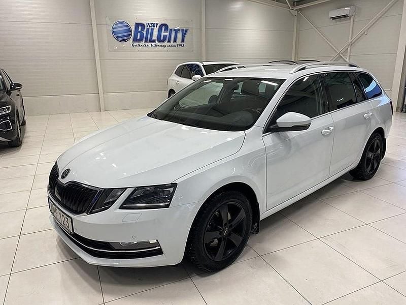 Begagnad Skoda Octavia Style 151 HK (111 kW) 2017 Vit Kombi