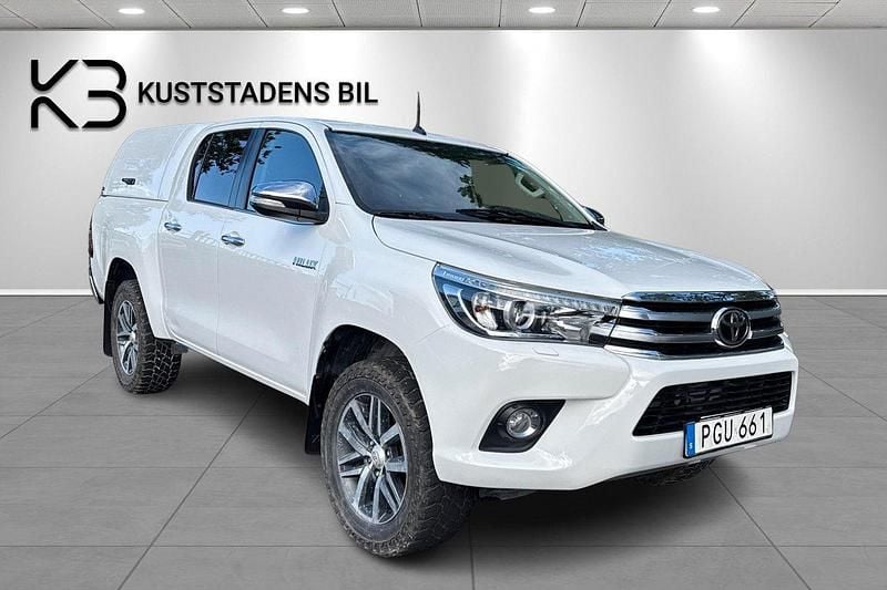 Vit Begagnad 2017 Toyota HiLux Premium Pickup | 369 900 kr (Marknadspris) - Bild 1/4