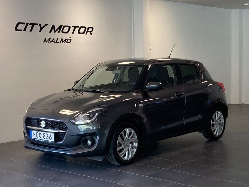 Grå Begagnad 2022 Suzuki Swift Halvkombi | 153 900 kr (Bra pris) - Bild 1/4