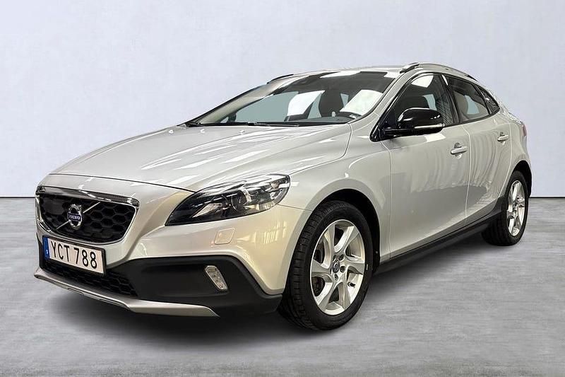 Silver Begagnad 2016 Volvo V40 CC Business Edition Kombi | 169 900 kr (Marknadspris) - Bild 1/4