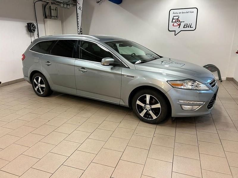 Begagnad Ford Mondeo 160 HK (117 kW) 2014 Silver Kombi