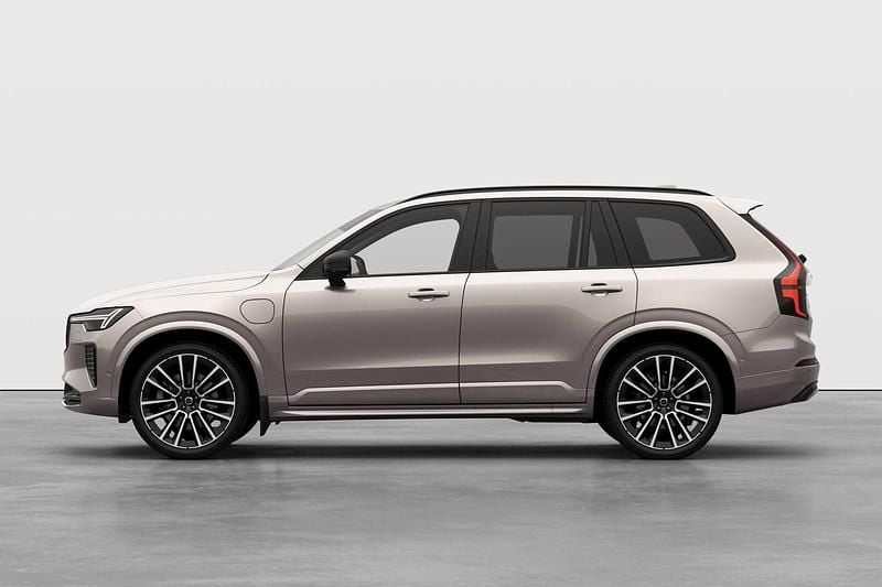 Grå Ny 2025 Volvo XC90 Ultra SUV | 1 059 900 kr (Dyr) - Bild 1/4