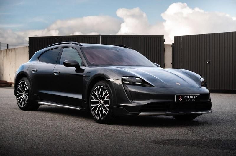 Mörkgrå (grå) Begagnad 2022 Porsche Taycan 4S Cross Turismo Sedan | 829 000 kr (Bra pris) - Bild 1/4