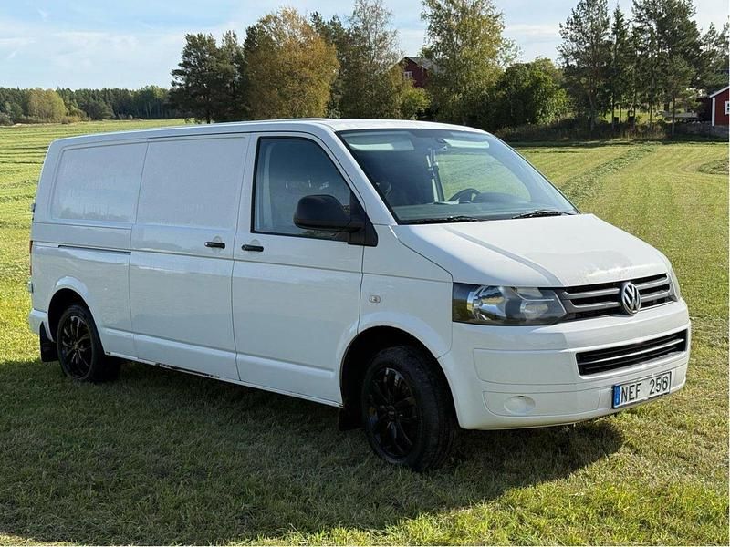 Vit Begagnad 2013 VW T5 Van | 77 000 kr (Superpris) - Bild 1/4