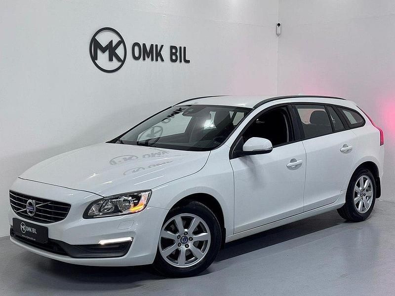 Vit Begagnad 2013 Volvo V60 Kinetic Kombi | 139 900 kr (Marknadspris) - Bild 1/4