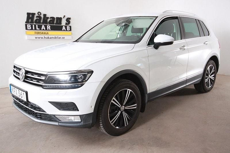 Vit Begagnad 2017 VW Tiguan GT SUV | 209 500 kr (Marknadspris) - Bild 1/4