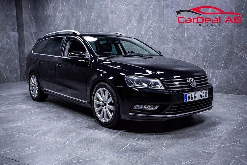 Svart Begagnad 2013 VW Passat R-line Kombi | 108 800 kr (Lite dyr) - Bild 1/4