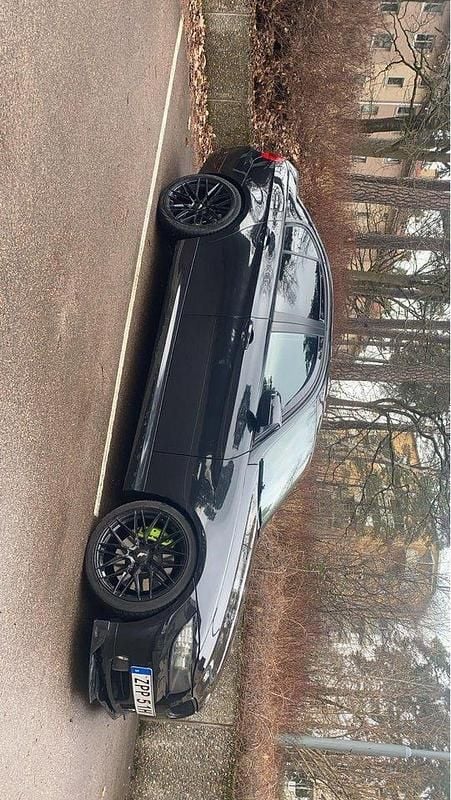 Svart Begagnad 2009 BMW 335 Comfort Edition Sedan | 120 000 kr (Bra pris) - Bild 1/4