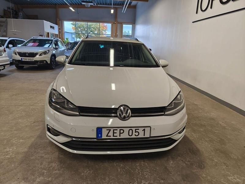 Begagnad VW Golf VII GT 150 HK (110 kW) 2018 Vit Kombi