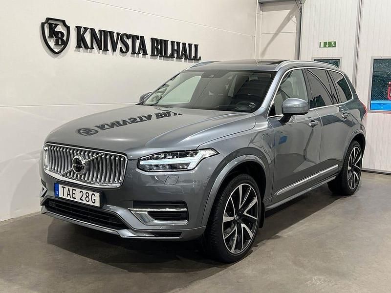 Grå Begagnad 2020 Volvo XC90 Inscription SUV | 456 800 kr (Marknadspris) - Bild 1/4