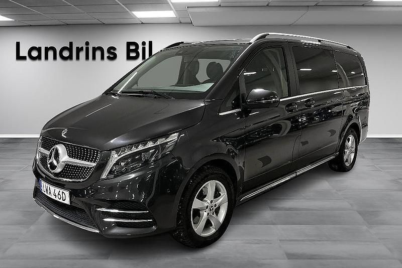 Grafitgrå metallic Begagnad 2023 Mercedes V300 AMG line Minibuss | 739 900 kr (Bra pris) - Bild 1/4