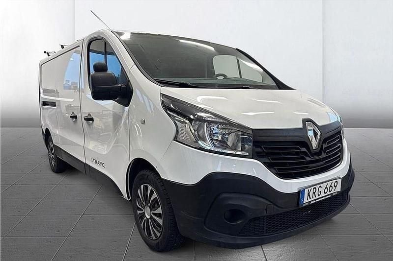 Vit Begagnad 2015 Renault Trafic Minibuss | 109 800 kr (Marknadspris) - Bild 1/3