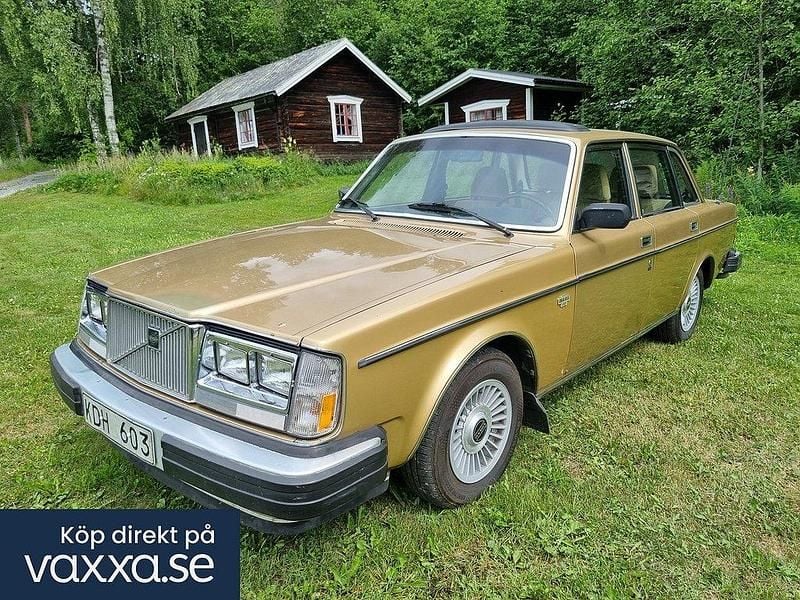 Gul Begagnad 1979 Volvo 264 Sedan | 49 120 kr - Bild 1/4