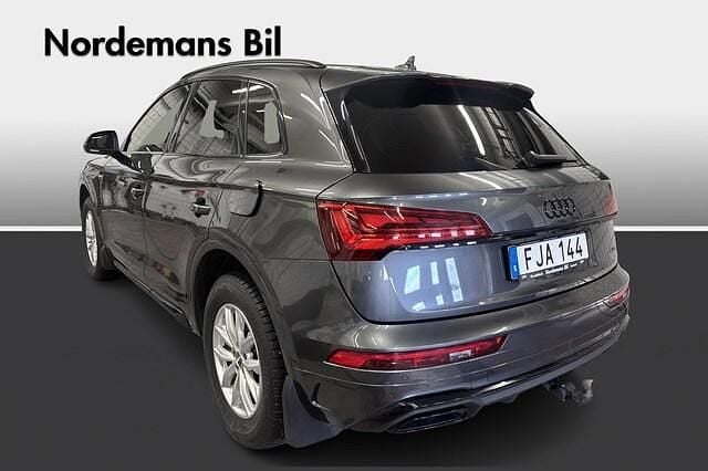 Begagnad Audi Q5 S-Line 367 HK (269 kW) 2022 Daytonagrå pärleffekt SUV