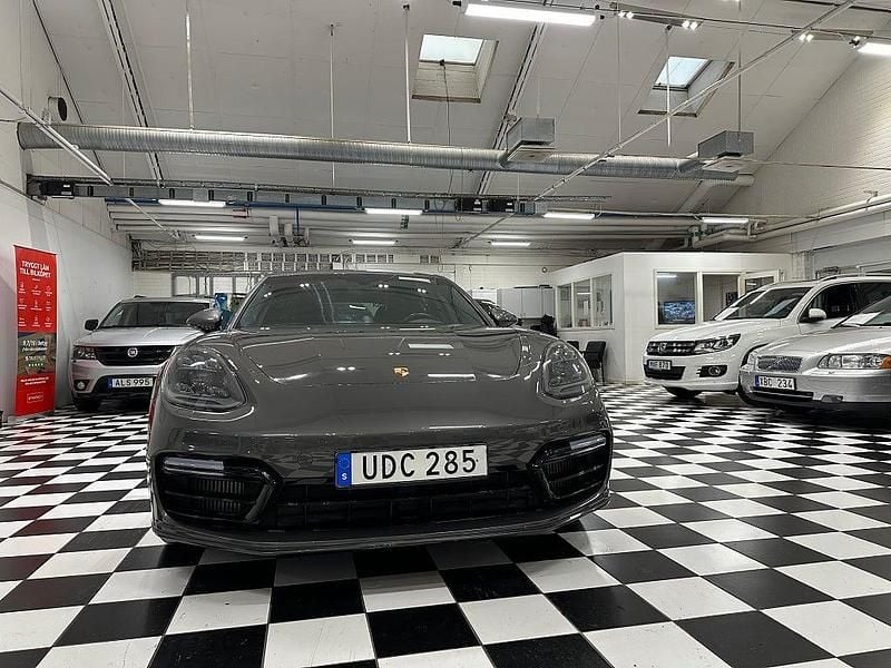 Begagnad Porsche Panamera Sport 549 HK (403 kW) 2016 Mörkgrå Halvkombi