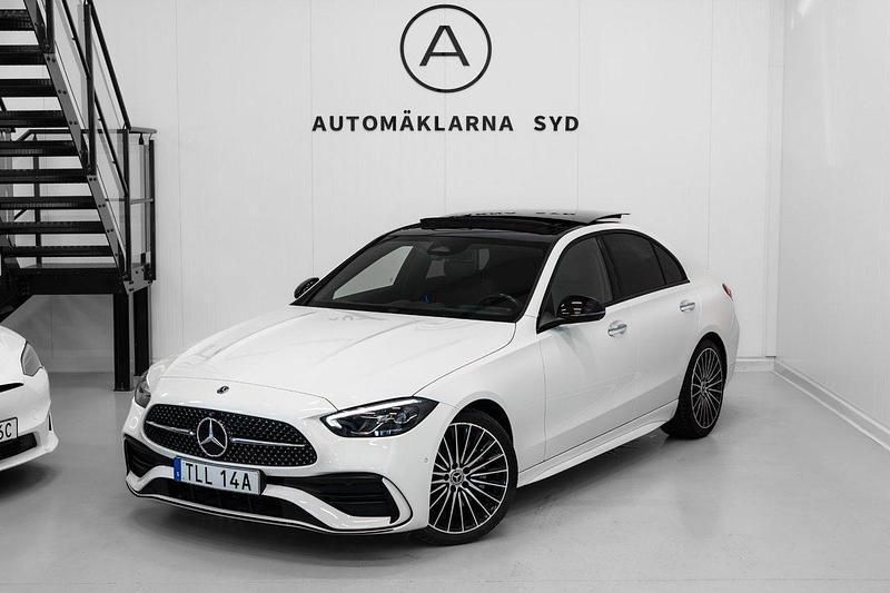 Vit Begagnad 2023 Mercedes C220 AMG Sedan | 499 900 kr (Dyr) - Bild 1/4