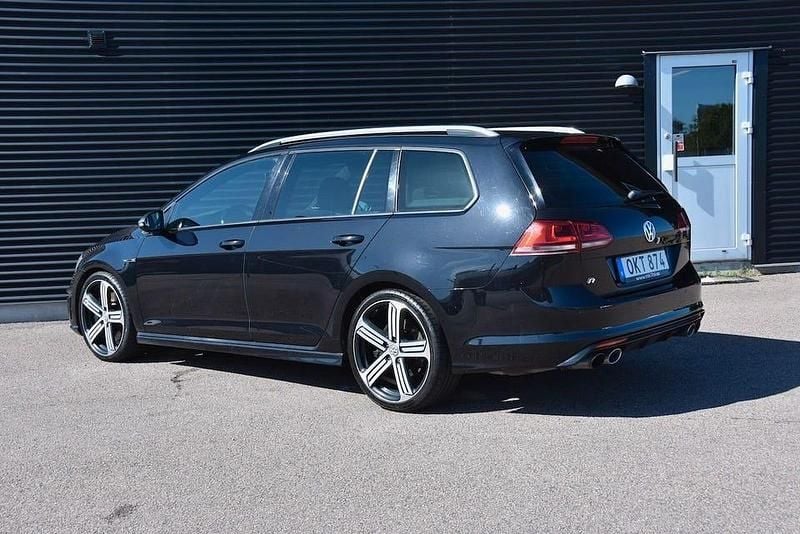 Begagnad VW Golf VII R 301 HK (221 kW) 2016 Svart Kombi