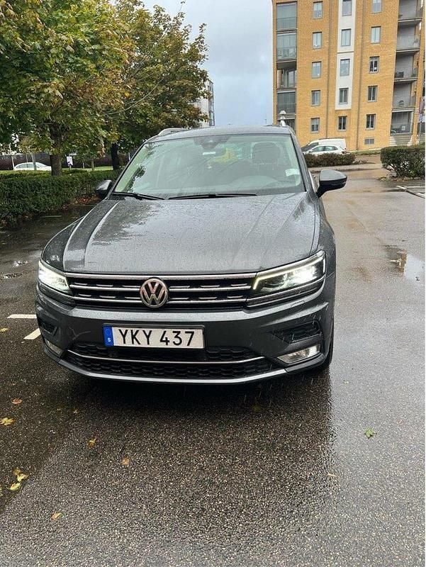 Grå Begagnad 2018 VW Tiguan GT SUV | 224 000 kr (Superpris) - Bild 1/4