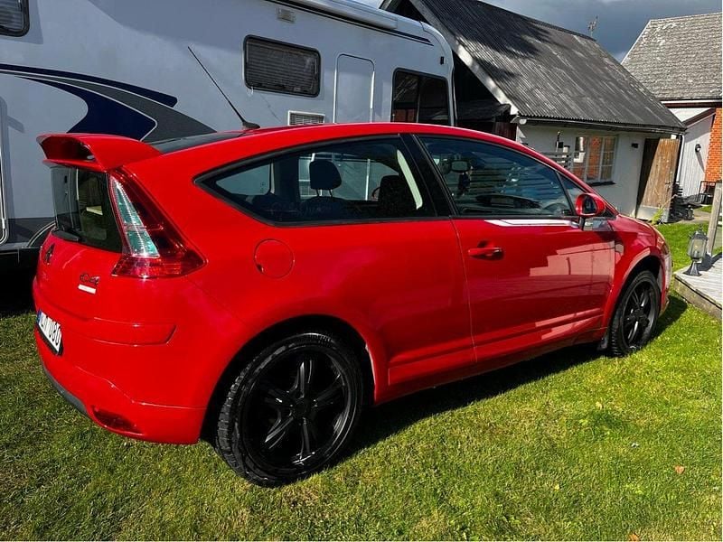 Röd Begagnad 2007 Citroën C4 Sportkupé | 22 000 kr (Lite dyr) - Bild 1/4