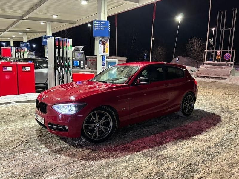 Begagnad 2013 BMW 118 Halvkombi | 80 000 kr (Superpris) - Bild 1/4