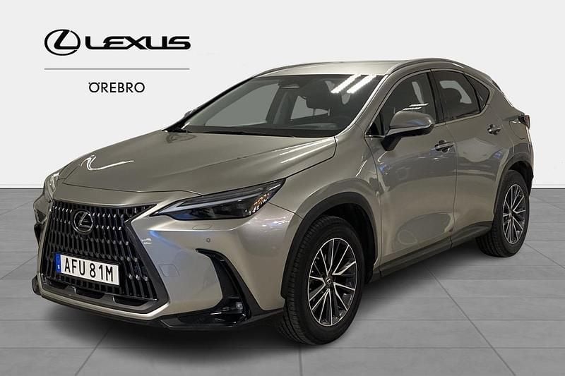 Grå Begagnad 2023 Lexus NX350h Executive Line SUV | 459 900 kr (Superpris) - Bild 1/4