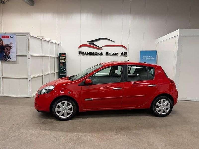 Begagnad Renault Clio R.S. 112 HK (82 kW) 2011 Röd Halvkombi