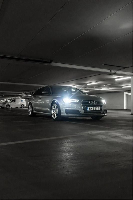 Grå Begagnad 2016 Audi A6 Sport Kombi | 185 000 kr (Marknadspris) - Bild 1/4