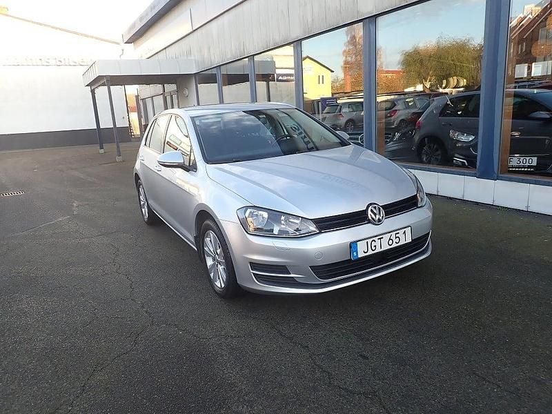 Begagnad VW Golf VII 110 HK (80 kW) 2015 Silver Halvkombi