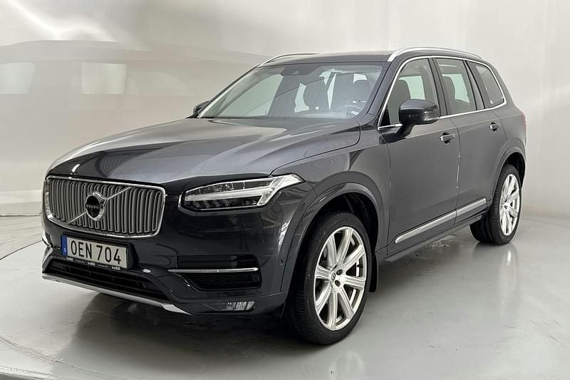 Grå Begagnad 2017 Volvo XC90 Inscription SUV | 322 000 kr (Superpris) - Bild 1/4