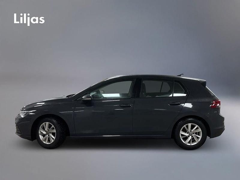 Grå Begagnad 2020 VW Golf VIII Halvkombi | 239 000 kr (Marknadspris) - Bild 1/4
