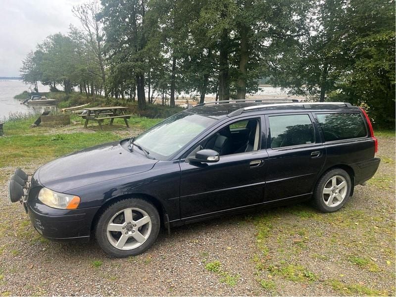 Blå Begagnad 2007 Volvo V70 Momentum Kombi | 23 500 kr (Bra pris) - Bild 1/4